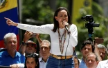 Maria Corina Machado (c), leader de l'opposition vénézuélienne, lors d'un rassemblement à Caracas, le 28 août 2024
