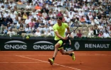 L'Allemand Alexander Zverev, N.3 mondial, en huitièmes de finale de Roland-Garros contre le Néerlandais Tallon Griekspoor le 2 juin 2025 à Paris