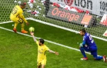 Le défenseur brésilien Dani Alves a offert la victoire au PSG aux dépens de l'OGC Nice, le 18 mars 2018 à l'Allianz Riviera
