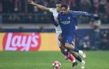 L'attaquant du Paris-SG Bradley Barcola à la lutte avec le défenseur de Stuttgart Josha Vagnoman lors du match de la phase de ligue de C1 entre Paris et Stuttgart le 29 janvier 2025 en Allemagne 
