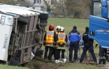 Sur les lieux de l'accident d'un car scolaire, à Jallans (Eure-et-Loir), le 30 janvier 2025