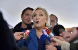 Marine Le Pen, candidate FN aux législatives dans le Pas-de-Calais, le 19 mai 2017 à Hénin-Beaumont