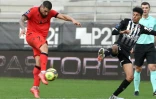L'attaquant niçois Andy Delort marque son second but et celui de la victoire (2-1) face à Angers, lors de la 12e journée de Ligue 1, le 31 octobre 2021 au Stade Raymond Kopa