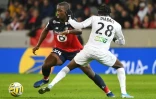 Le milieu de Lille Boubakary Soumaré (g) face au milieu d'Amiens Fousseni Diabaté en Coupe de la Ligue, le 8 janvier 2020 à Villeneuve-d'Ascq