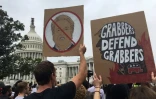 Des manifestants protestent devant le Congrès américain contre la nomination du juge Brett Kavanaugh à la Cour suprême, le 6 octobre 2018 à Washington

