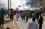 Des opposants au putsch manifestent pour le retour d'un pouvoir civil au Soudan à Omdourman (banlieue nord-ouest de Khartoum)
