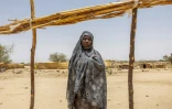 Une réfugiée soudanaise Fatima Ibrahim Adam dans son abri de fortune dans le camp de Koufroun, au Tchad, le 9 avril 2024