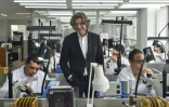 Corentin Quideau, directeur de la marque des émeraude de Muzo, dans l'atelier de l'entreprise, le 16 octobre 2015 à Bogota, en Colombie