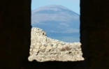 Vue sur le Vesuve depuis la fenêtre de la maison des mosaïques géométriques, le 16 novembre 2016