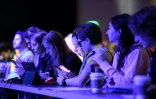 Des adolescents assistent à une conférence de Roblox en août 2019 en Californie 