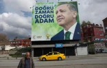 Une affiche électorale du président turc Recep Tayyip Erdogan, avant des élections présidentielles et législatives, le 20 avril 2023 à Ankara 