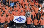 Des membres dede la SNSM lors d'une marche en hommage aux trois sauveteurs morts en portant secours à un chalutier, le 10 juin 2019 aux Sables d'Olonne
