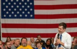 Le candidat démocrate à la Maison Blanche Pete Buttigieg lors d'un meeting électoral, le 31 janvier 2020 à Clinton, dans l'Iowa