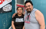 Karol Mablick et son père Israel, le 28 juillet 2022 à Iqaluit, capitale du territoire Nunavut, au Canada