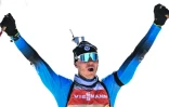 Le Français Emilien Jacquelin, vainqueur de la poursuite aux Championnats du monde de biathlon, le 14 février 2021 à Pokljuka (Slovénie)