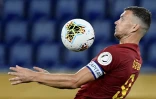 L'attaquant bosnien de l'AS Rome, Edin Dzeko, lors du match de Serie A face Ă la Sampdoria GĂŞnes, Ă Rome, le 24 juin 2020