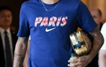 Neymar quitte l'hôtel des joueurs pour se rendre à une séance d'entraînement, le 2 août 2018 à Shenzhen