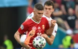 L'attaquant hongrois Roland Sallai, à la lutte avec le défenseur français Benjamin Pavard, lors de la 2e journée du groupe F à l'Euro 2020, le 19 juin 2021 à Budapest