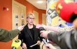 La ministre suédoise des Affaires étrangères Margot Wallstrom parle à des journalistes à Stockholm le 16 mars 2018, au lendemain d'une rencontre avec le chef de la diplomatie nord-coréenne Ri Yong Ho en visite en Suède