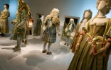 Costumes crés par Patrice Cauchetier pour "Atys" de Lully exposés à Moulins, en France le 4 avril 2016