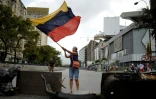 Une militante de l'opposition manifeste à Caracas, le 10 juillet 2017