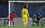 Le milieu de terrain colombien de Liverpool Luis Diaz égalise (2-2) sur le terrain de Villareal, lors de la demi-finale retour de la Ligue des Champions, le 3 mai 2022