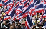 Des manifestants demandent la démission de la Première ministre thaïlandaise Paetongtarn Shinawatra, le 19 juin 2025 à Bangkok