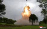 Photo diffusée le 13 juillet 2023 par l'agence nord-coréenne Kcna du tir d'essai d'un nouveau missile balistique intercontinental (ICBM) "Hwasong-18" dans un lieu précisé, le 12 juillet 2023 en Corée du Nord