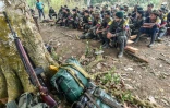Des combattants des Farc dans le camp de la rébellion de la vallée de Magdalena Medio, en Colombie, le 18 février 2016