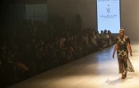 Un modèle grande taille lors d'un défilé à Lagos, le 26 octobre 2016