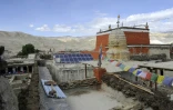 Des panneaux solaires à Lo Manthang, au Népal, le 17 juin 2016