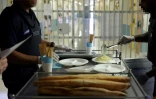 Service du repas à l'unité pour détenus violents, à Fleury-Mérogis (Essonne), le 21 juin 2023