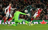L'ailier anglais Bukayo Saka (droite) qui inscrit son second but durant la victoire d'Arsenal à domicile face à Monaco, le 11 décembre 2024