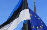 Les ministres de l'Intérieur de l'Union européenne seront réunis jeudi en Estonie, comme les drapeaux de l'Union européenne et de l'Estonie, le 29 juin 2017 à Tallinn