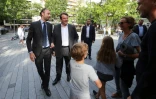 Edouard Philippe et Thierry Solère (D), en campagne pour les législatives, le 5 juin 2017 à Boulogne-Billancourt