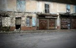 Une rue du village abandonné de Goussainville, le 26 novembre 2013, dans le Val-d'Oise