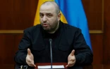 Le ministre ukrainien de la Défense, Roustem Oumerov, s'exprime après la signature d'un accord au siège du ministère de la Défense à Madrid, le 14 mars 2025