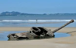 Une carcasse de char sur une plage de Kinmen, île taïwanaise à quelques kilomètres de la Chine continentale, le 11 août 2022