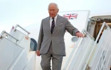 Le roi Charles III  à son arrivée à l'aéroport international L.F. Wade de Hamilton, aux Bermudes, le 30 avril 2026
