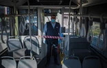 Le Serbe Marjan Andjelkovic, conducteur de bus à Belgrade, le 23 avril 2020