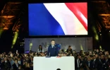 Emmanuel Macron devant la Tour Eiffel, le 24 avril 2022