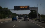 Un panneau sur le périphérique nantais le 18 juillet 2022