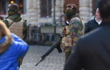 Des soldats patrouillent le 23 novembre 2015 dans les rues de Bruxelles