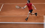 Stefanos Tsitsipas face au Norvégien Casper Ruud au Masters 100 de Madrid, le 6 mai 2021