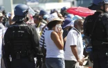 Mercredi 12 mai 2010 - Saint-Louis - Les employés municipaux de Saint-Louis en grève face aux forces de l'ordre