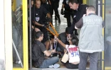 Lundi 17 mai 2010 -
Les profs s'enchaînent au rectorat