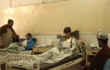 Des jeunes hommes blessés dans un hôpital de Jalalabad, en Afghanistan, le 3 mars 2026