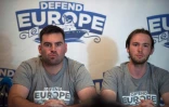 Jean David Cattin (g) et Damiano Gioranna, militants d'extrême droite, en conférence de presse le 19 août 2017, à Lyon
