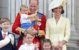 Le prince William et la duchesse de Cambridge Kate Middleton avec leurs enfants et d'autres membres de la famille royale britannique sur un balcon du palais de Buckingham à Londres, le 8 juin 2019
Prince William and his wife Kate mark a decade of marriage on April 29, 2021, with the popular couple increasingly seen as the British monarchy's future as other senior royals age or recede from view.