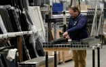 Un ouvrier dans un entrepôt de Shapes Unlimited, à North Jackson, dans l'Ohio, le 30 septembre 2026